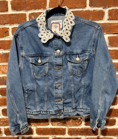 DBJ Flag Watercolor With Lace on Collar