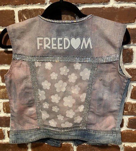 DBV Daisies and FREEDOM Faded Denim Cropped